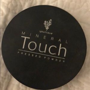 Younique Mineral Touch Pressed Powder: Velour